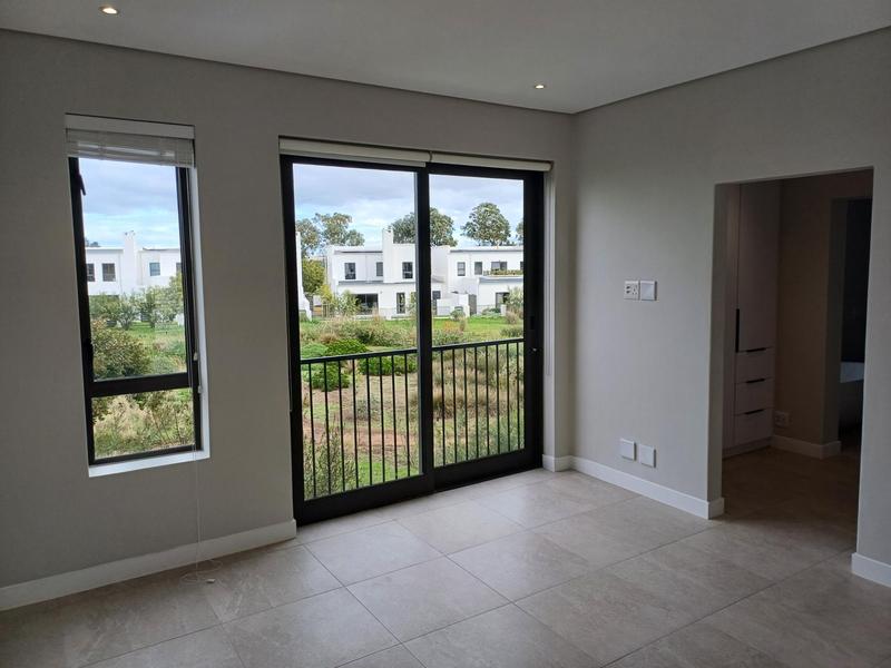 To Let 4 Bedroom Property for Rent in Somerset West Western Cape